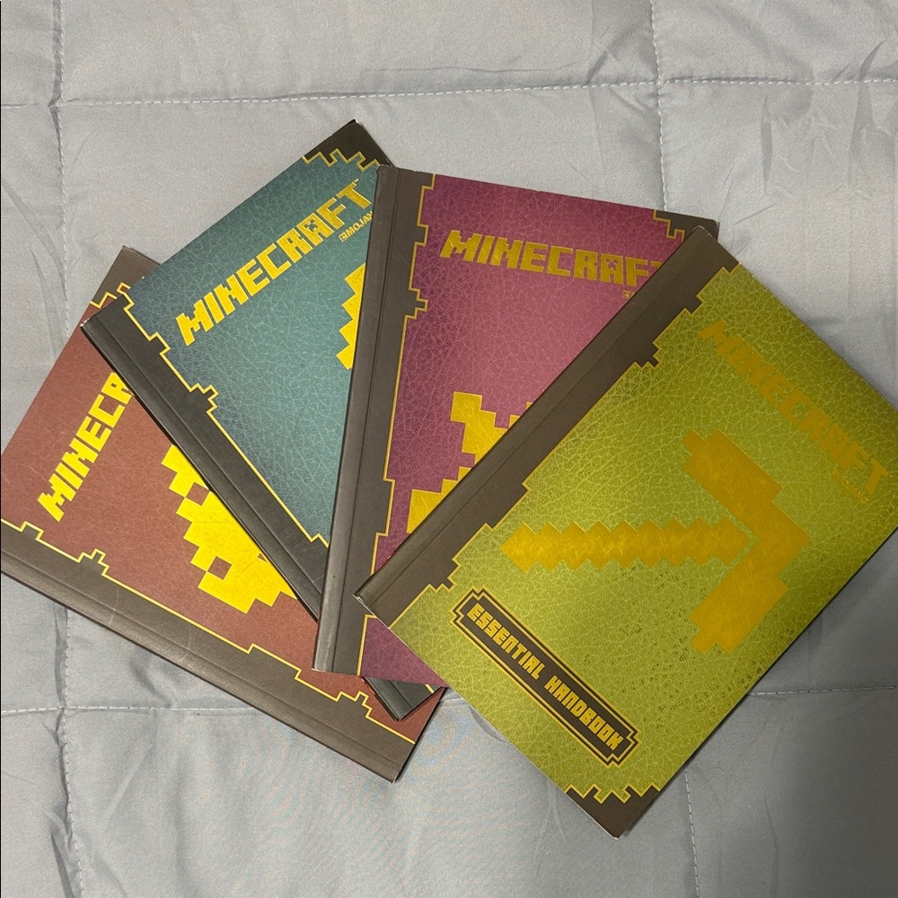 Minecraft Handbook Set - Redstone, Construction, Combat, Essential (Multicolor) - Picture 2 of 3